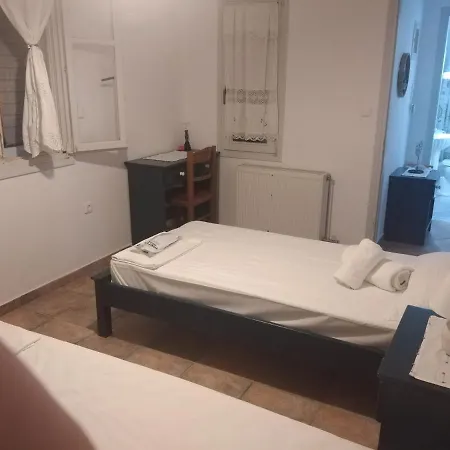 La Casa De Elena Isterni (Paros)